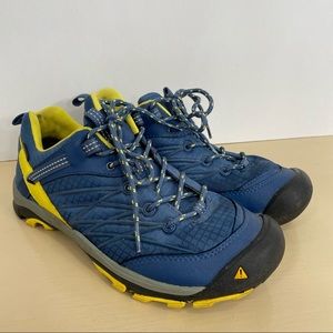 KEEN Waterproof hiking/ trail shoe Women’s Size 8